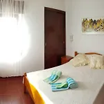 Апартаменти Correia *